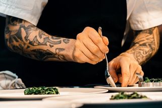 „Vadí mi ubrousek o milimetr vedle.“ Mladí popisují michelinský úspěch - Seznam Zprávy